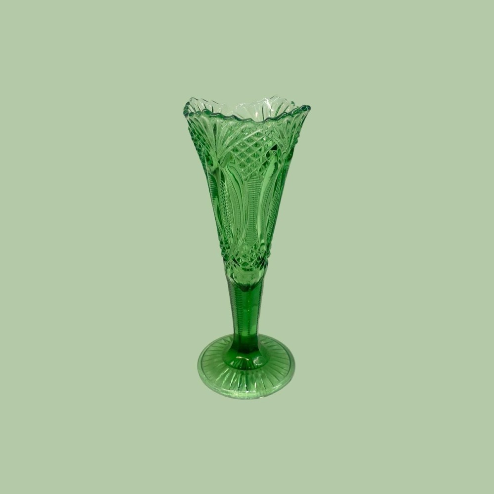 Vintage EAPG Emerald Green Pineapple & Fan 10" Art Glass Vase